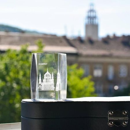 Appartamento Renovated Stylish Flat At The Castle&Metro Budapest Esterno foto