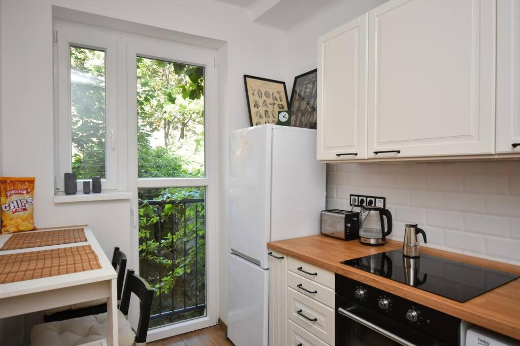 Appartamento Renovated Stylish Flat At The Castle&Metro Budapest Esterno foto